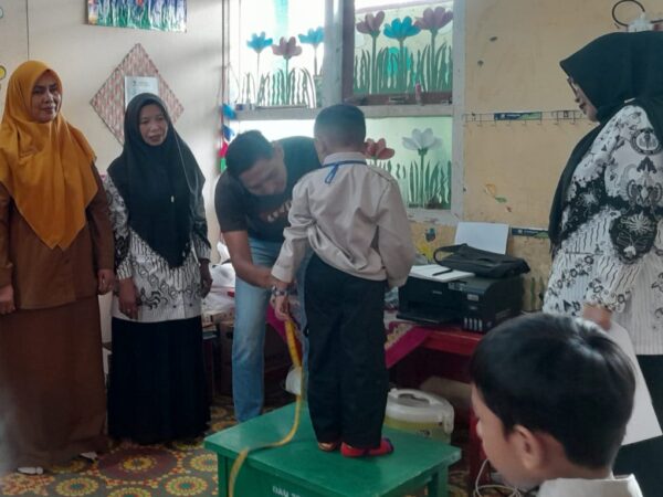 Wali Kota Tepati Janji, Murid TK Negeri Pembina Sungai Penuh Mulai Ukur Seragam Gratis
