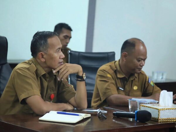 Kepala Dinas Perindustrian dan Perdagangan Sungai Penuh Hearing Bersama DPRD, Terkait Polemik BBM Subsidi