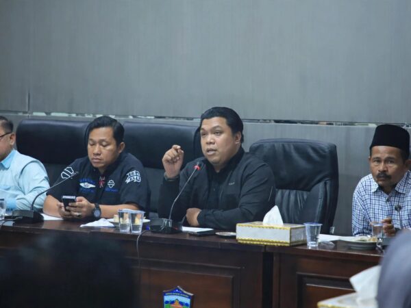 Polemik SPT, Disperindag Sungai Penuh dinilai tak Berdaya, Pedagang Pasar Tanjung Bajure Menaruh Harapan ke DPRD